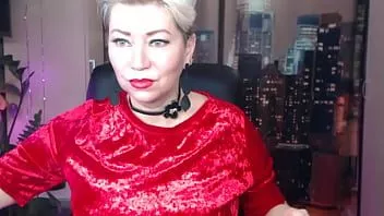 play Reife Webcam-Hure reißt sich in einer Privatshow buchstäblich den Arsch auf! Super Arschloch Nahaufnahme!