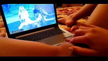 Reproducir Me encanta ver porno hasta que me corro en mi cama
