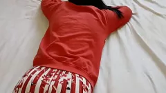 play La grosse bite de son beau-père baise sa belle-fille en levrette