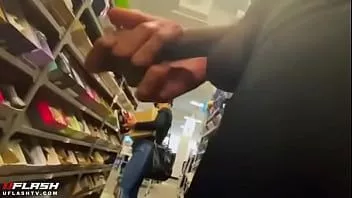 play Erwischt beim Streicheln im Schuhgeschäft von Cutie Fee