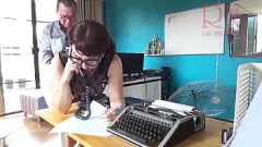 Afspelen ENF Office Domination: Boss onthult naakte secretaresse - Hoofdstuk 1