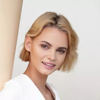 अभिनेता Lilit Ariel