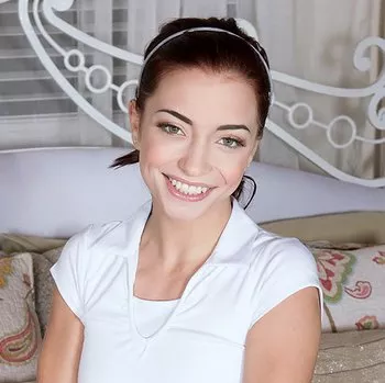Pornoster Paisley Rae