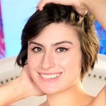 Gwiazda porno Angeline Red